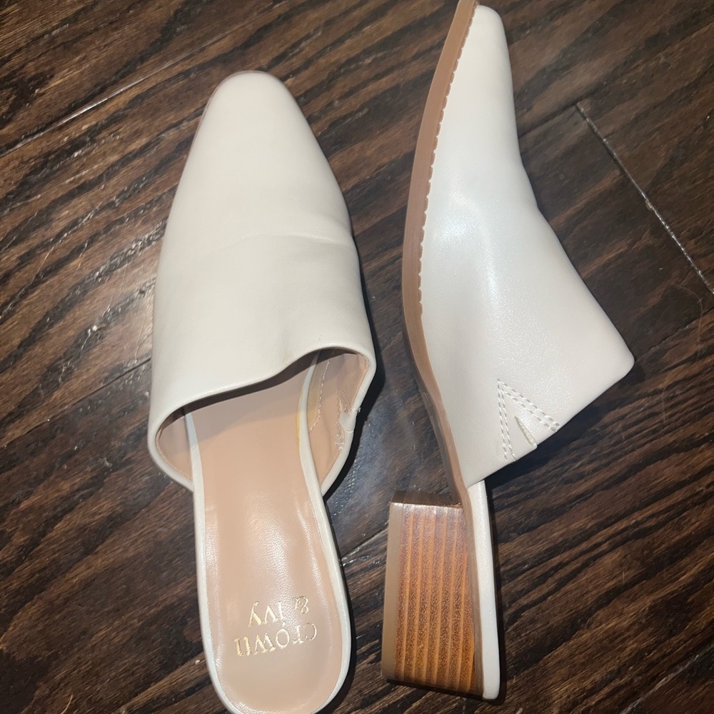 crown & ivy Women's Off-White Mules